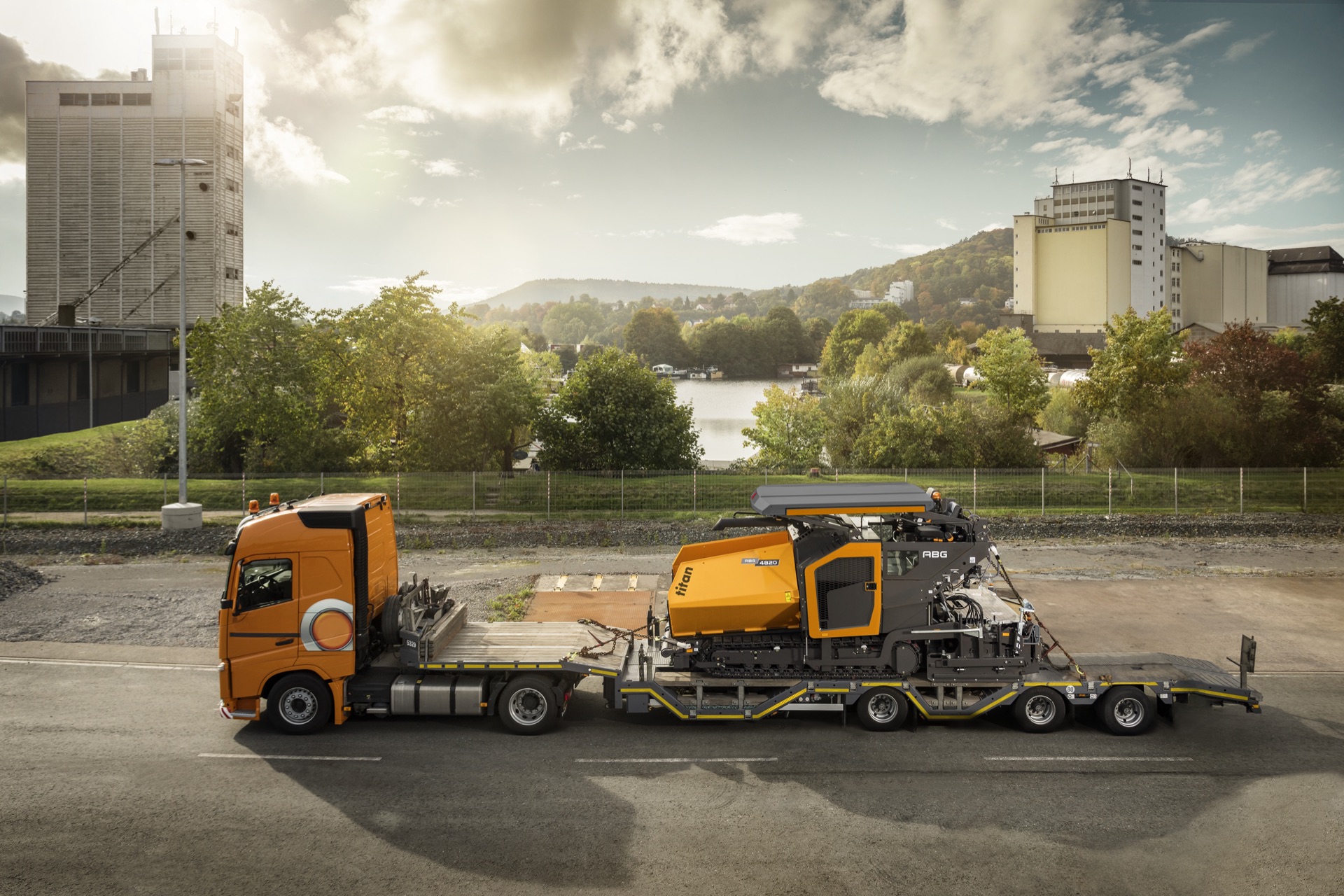 Pavimentadora ABG Titan 4820