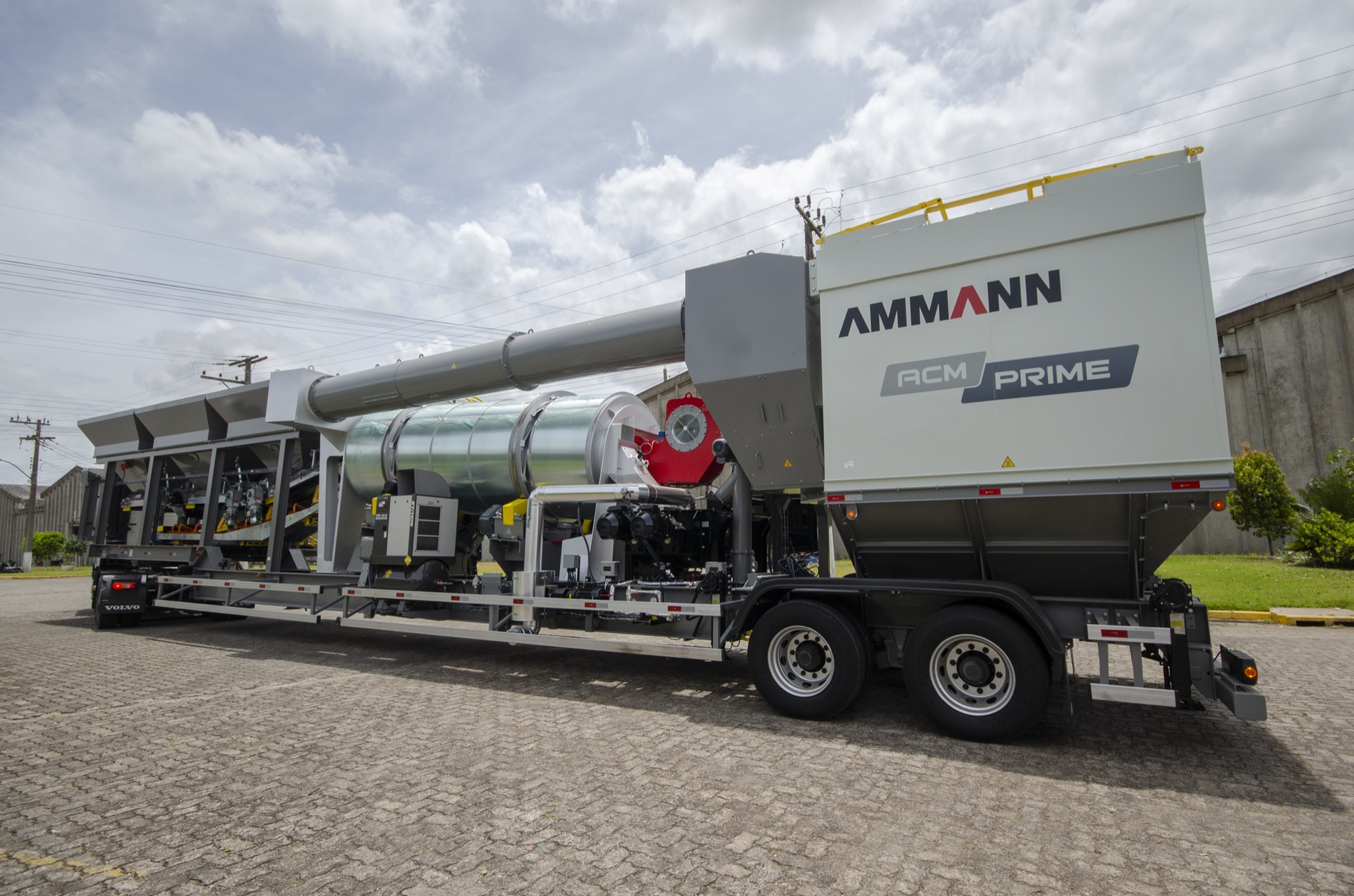 Infraestructura vial — Pavimentadora AMMANN ABG